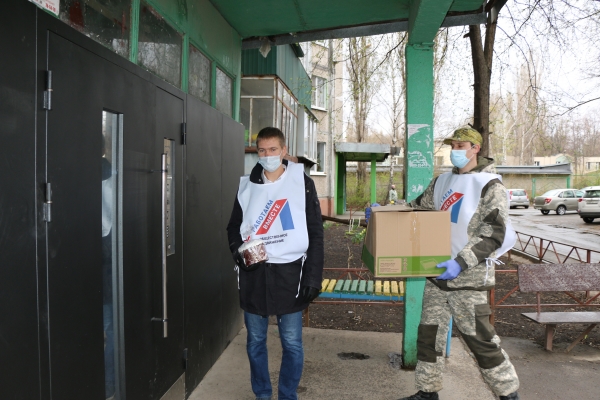 Пасхальные куличи начали доставлять пожилым людям и инвалидам в Липецке