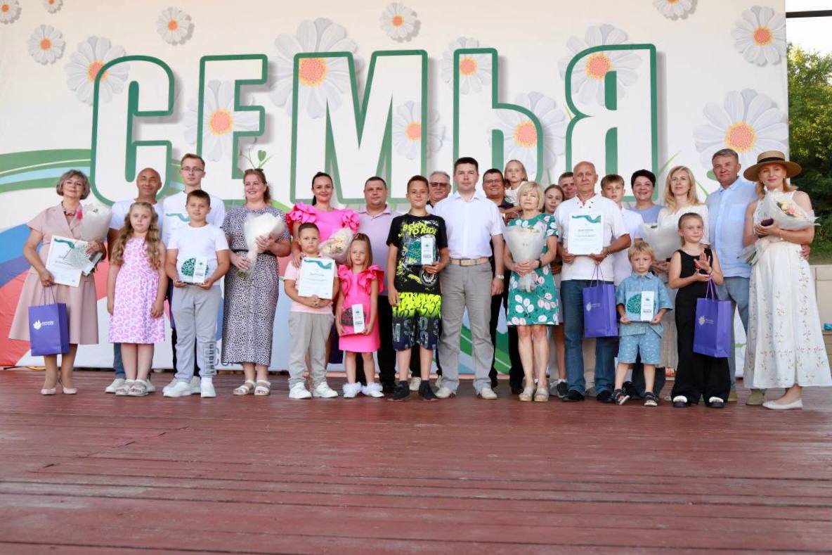 На Липецком городище прошел областной фестиваль «Семейный пикник»