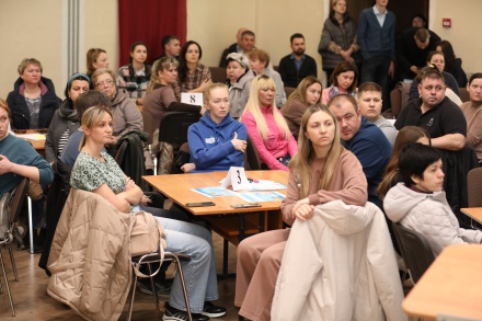 Парковки,  детские площадки и освещение: жители округа Евгении Фрай выбирают приоритеты развития территории 