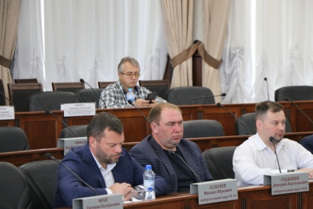Депутаты обсудили реализацию муниципальных программ 
