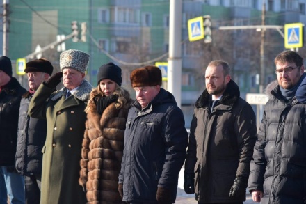 Руководители Липецка и области возложили цветы к мемориальному комплексу воинам Великой Отечественной войны