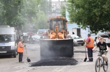 Дороги районов НЛМК, ЛТЗ и Сырский Рудник приводят в порядок в рамках аварийного ремонта