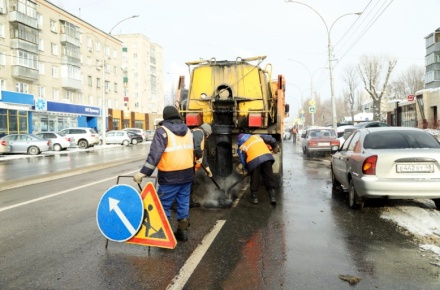 С начала года ямы и выбоины «удалили» с 35 участков городских дорог