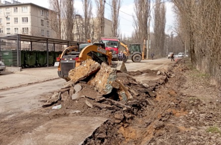 Демонтаж бордюров, фрезерование и укладка асфальта – в Липецке продолжаются дорожные ремонты