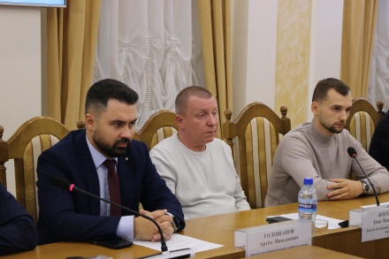 Депутаты рекомендуют усилить работу по вывозу старых покрышек из дворов Липецка