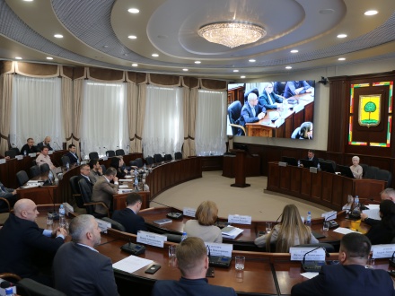 Депутаты горсовета: Прекратите закупать плохие некачественные лифты