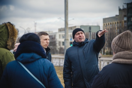Ограничения стоянки и остановки на городских улицах обсудили с местными жителями