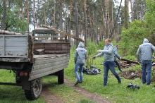 Активисты Народного фронта приняли участие в ликвидации несанкционированной свалки в Липецке