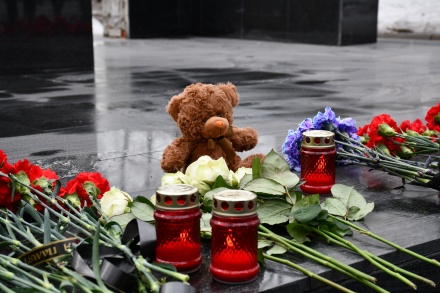 Депутаты горсовета почтили память погибших в страшной трагедии в Подмосковье