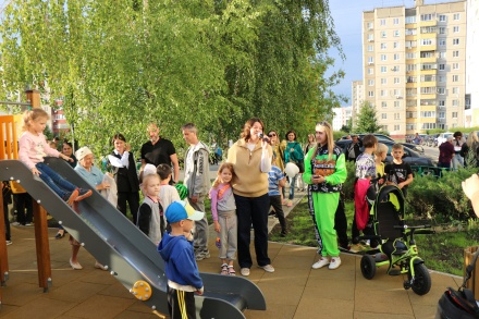 В микрорайоне МЖК появился новый  детский городок