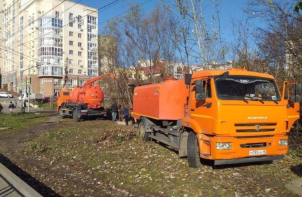 В Липецке завершают прочистку ливневой канализации на улице Фрунзе