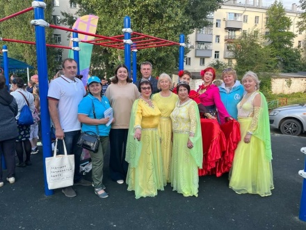 Депутаты горсовета поздравляют жителей с Днем города