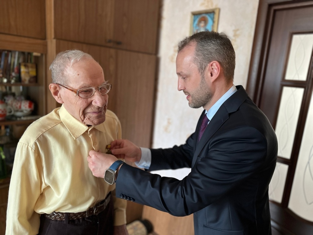 понаморев.jpg