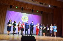 Председатель горсовета Игорь Тиньков принял участие в награждении победителей городских профессиональных конкурсов