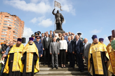 На Проспекте Победы состоялось торжественное открытие памятника Александру Невскому