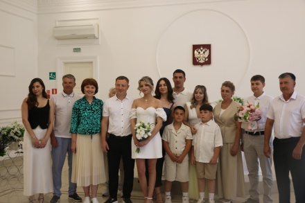 Депутаты поздравили новые семьи в День семьи, любви и верности