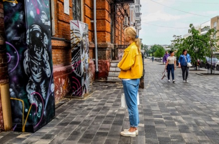 Стрит-арт в Липецке: на фасадах городских зданий появляются новые яркие граффити