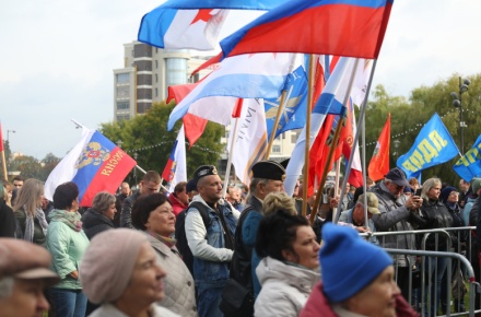 «Своих не бросаем»: более 10 тысяч липчан объединила общественная акция в поддержку жителей Донбасса