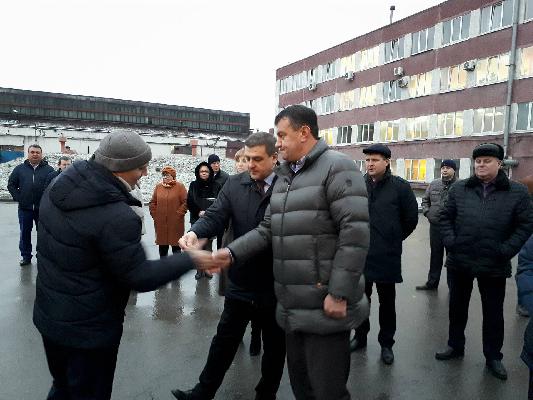 Спикер и мэр вручили ключи водителям от новых автобусов