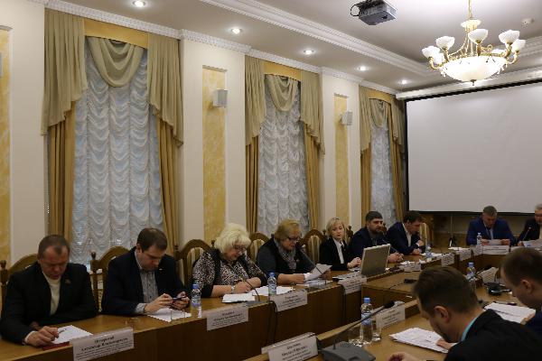 Депутаты горсовета: Необходимо  обследовать  западную часть Петровского моста, по которой пойдет весь транспорт во время ремонта